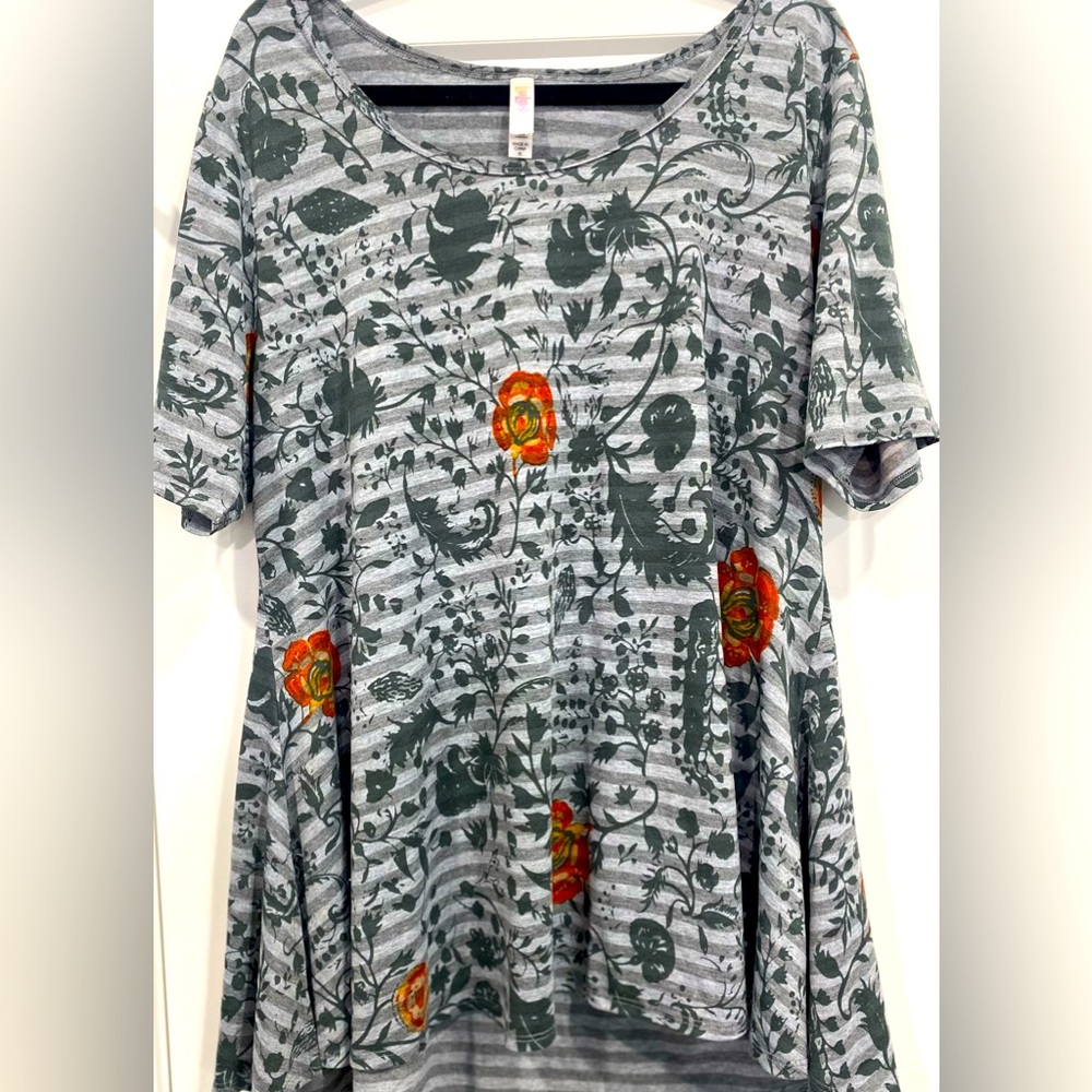 LuLaRoe Gray Black Orange Striped Floral Short Sleeve High-Low Shirt Blouse XL